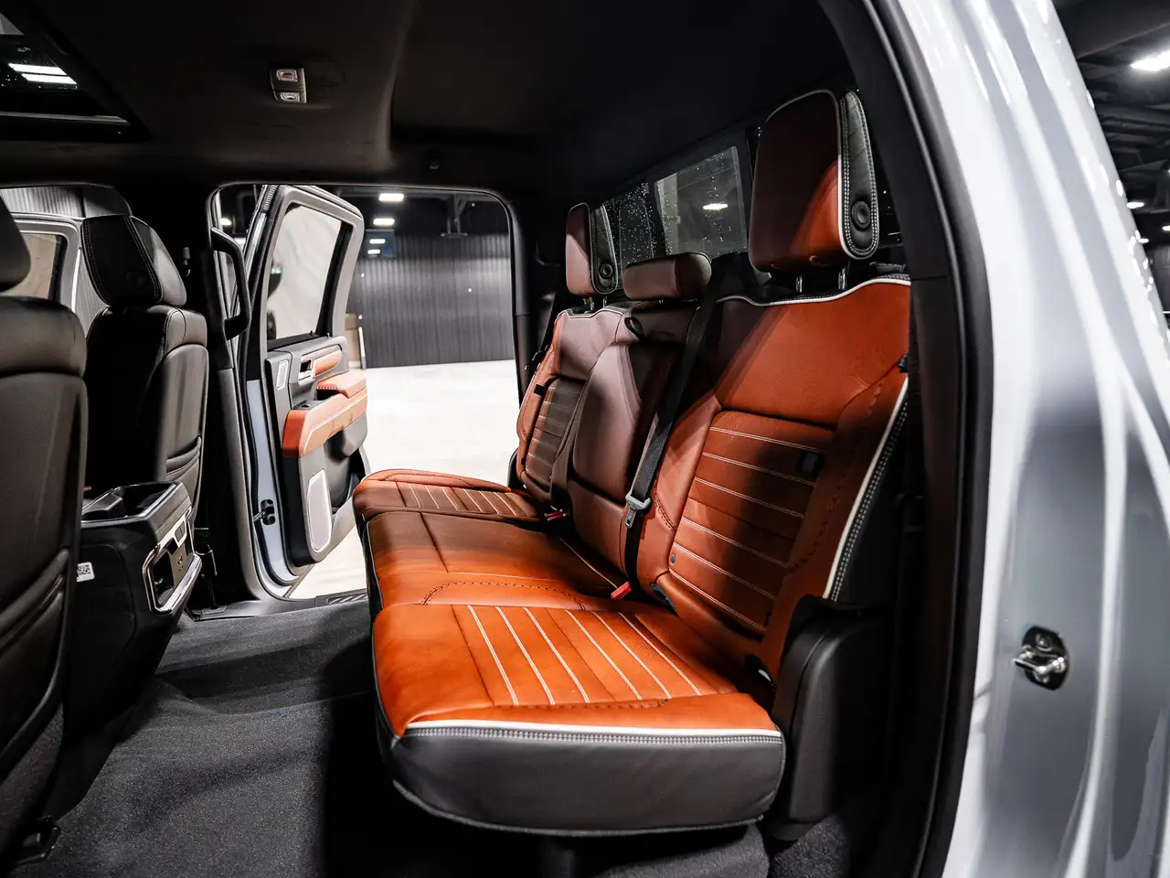 GMC Sierra 3500HD снимка GMC Sierra 3500HD