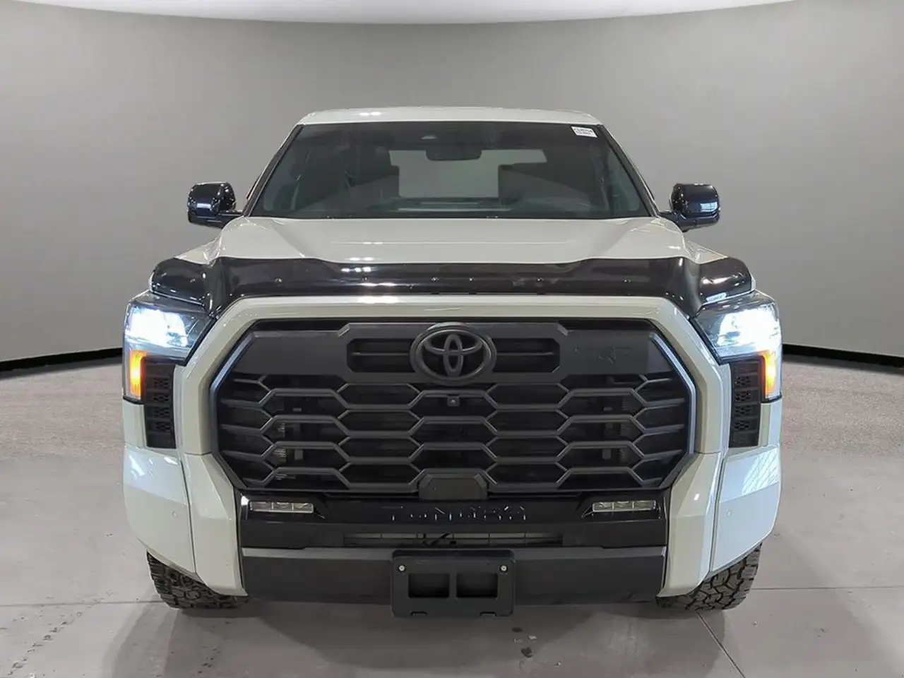 Toyota Tundra снимка Toyota Tundra