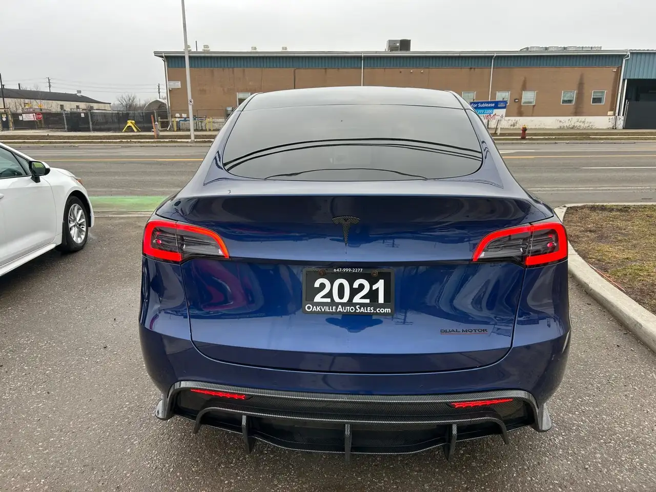 Tesla Model Y снимка Tesla Model Y