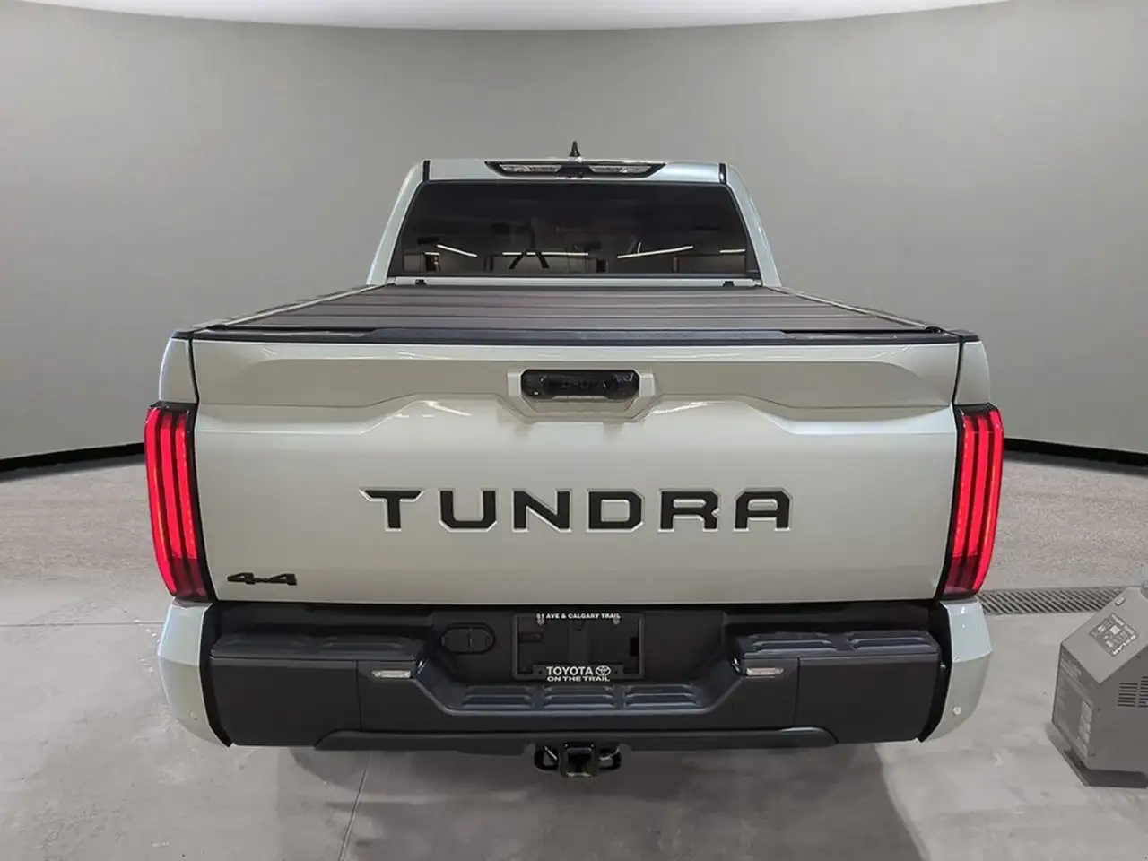 Toyota Tundra снимка Toyota Tundra