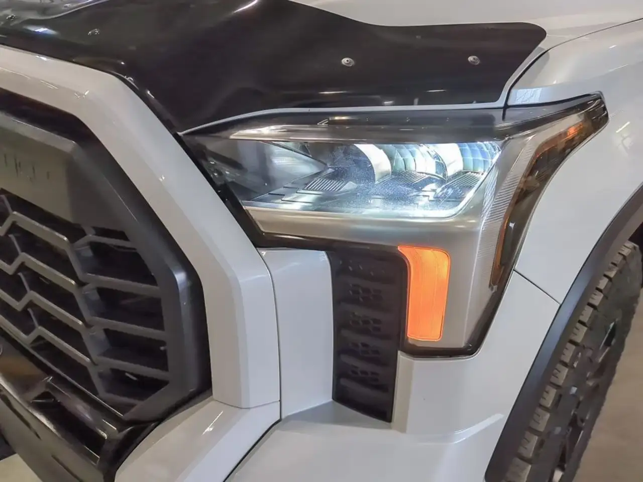 Toyota Tundra снимка Toyota Tundra
