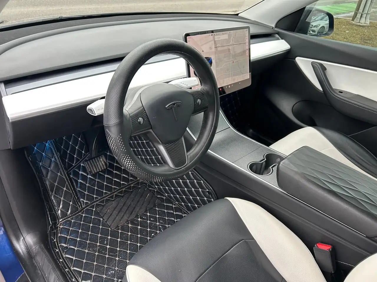 Tesla Model Y снимка Tesla Model Y