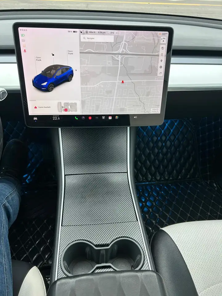 Tesla Model Y снимка Tesla Model Y