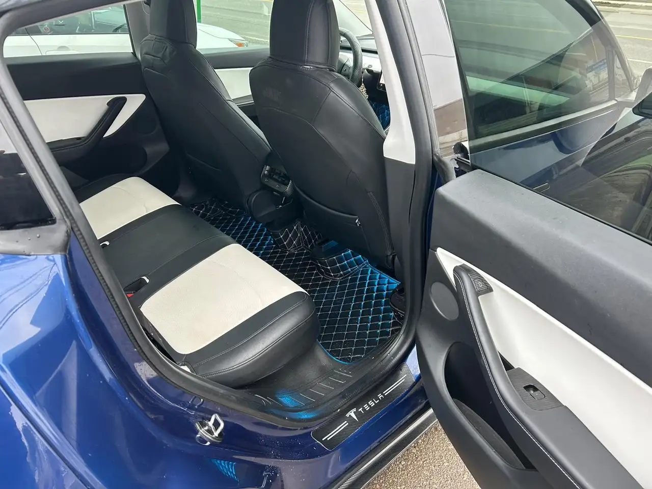 Tesla Model Y снимка Tesla Model Y