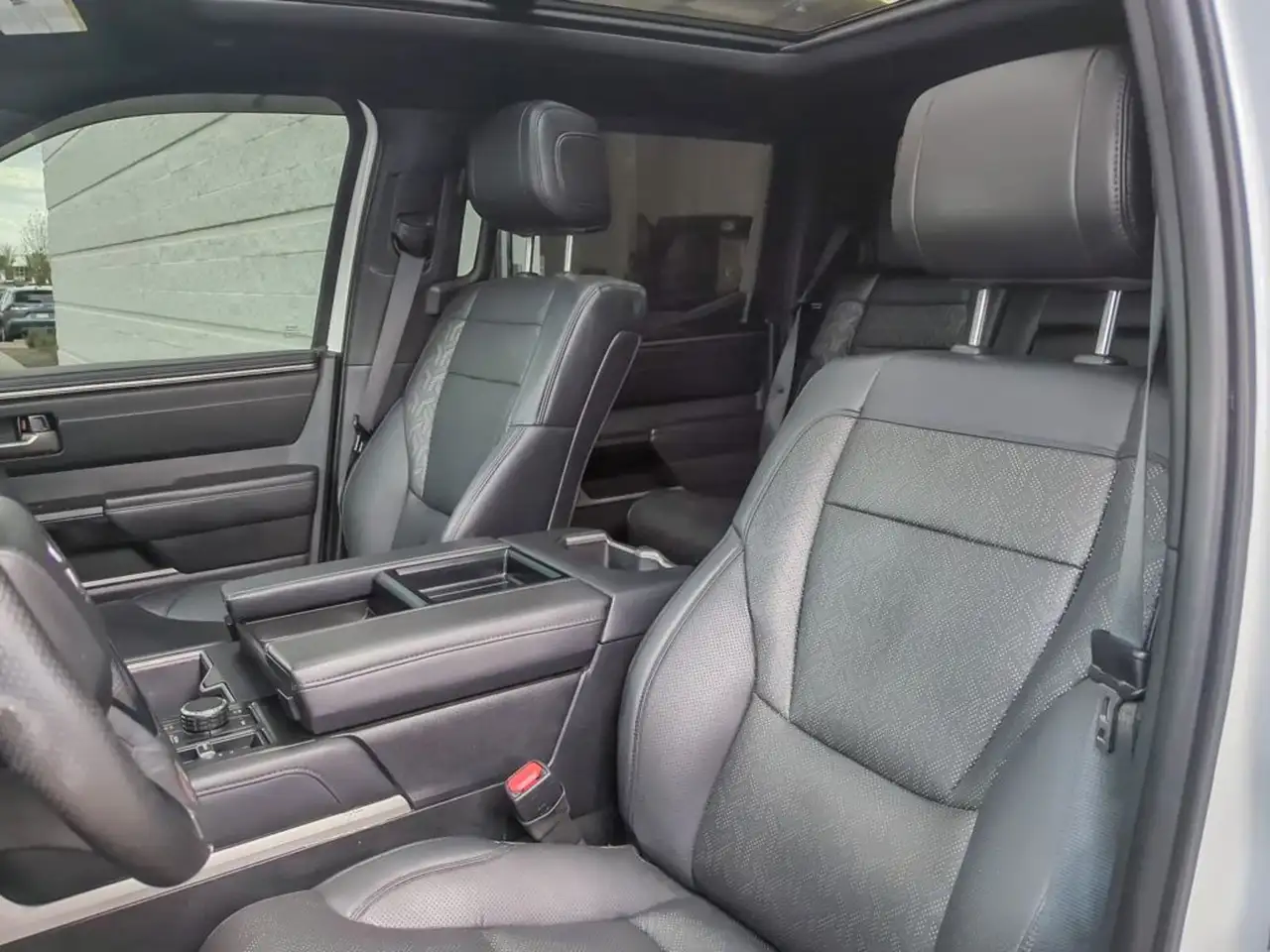 Toyota Tundra снимка Toyota Tundra