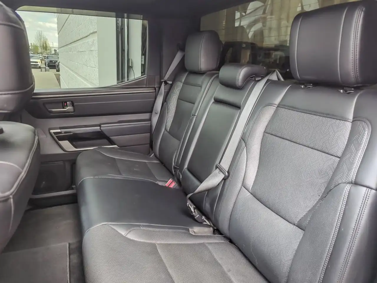 Toyota Tundra снимка Toyota Tundra