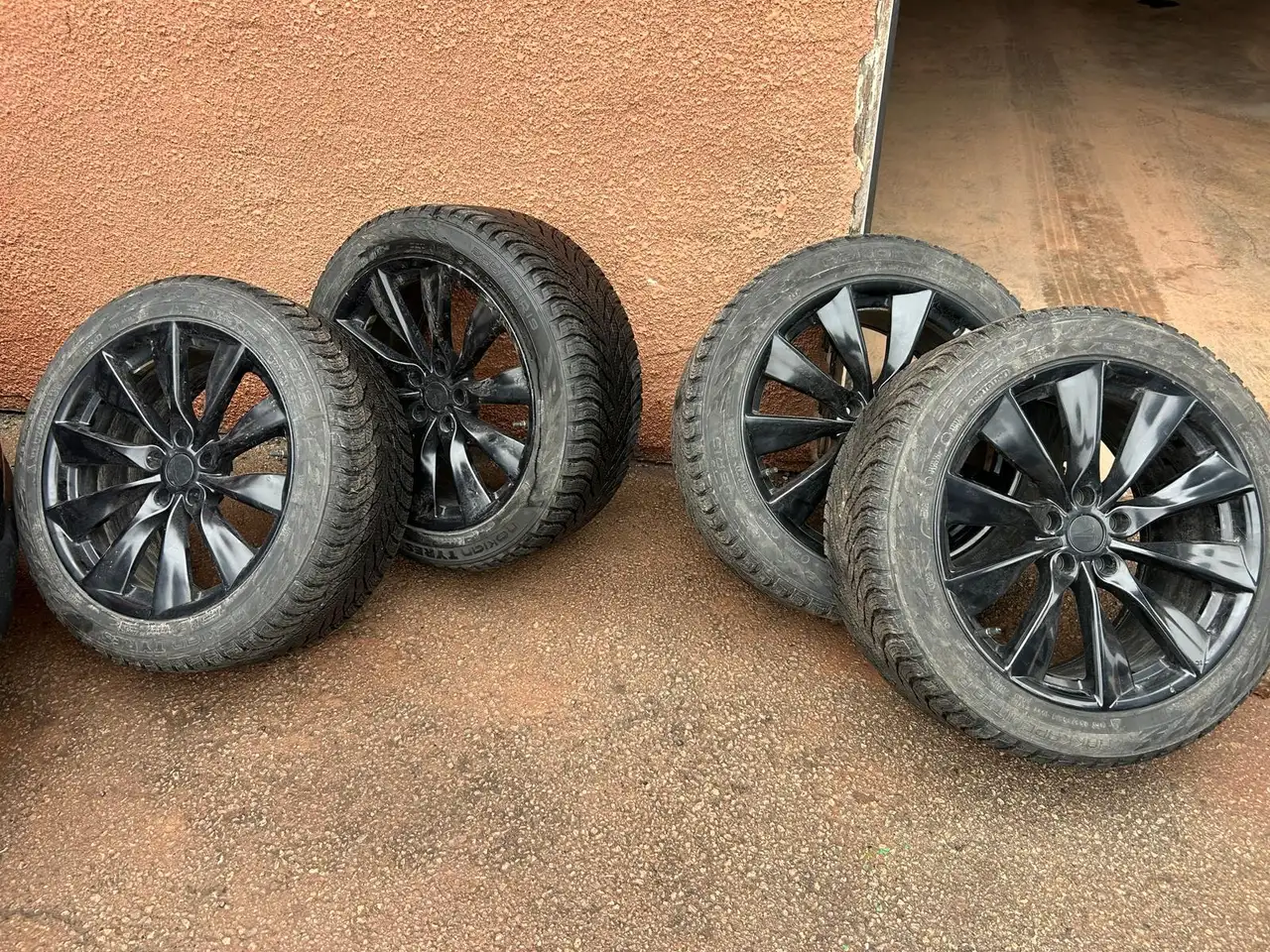 Tesla Model Y снимка Tesla Model Y