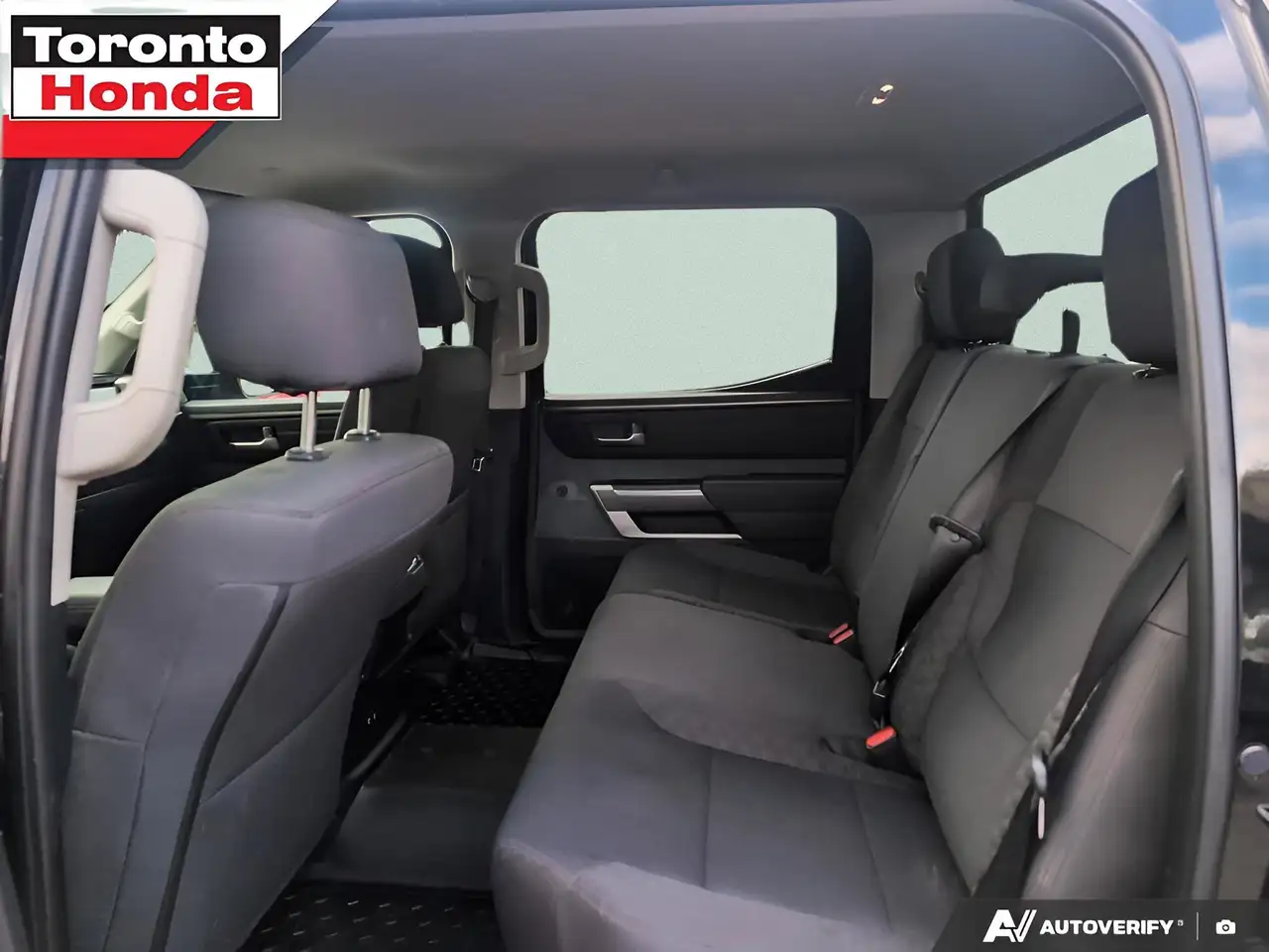 Toyota Tundra снимка Toyota Tundra