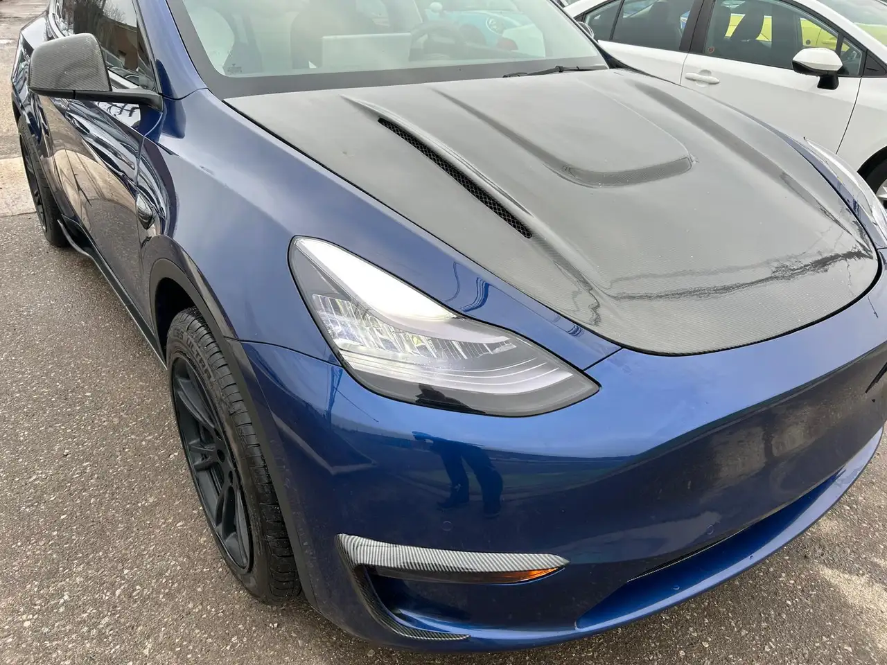 Tesla Model Y снимка Tesla Model Y
