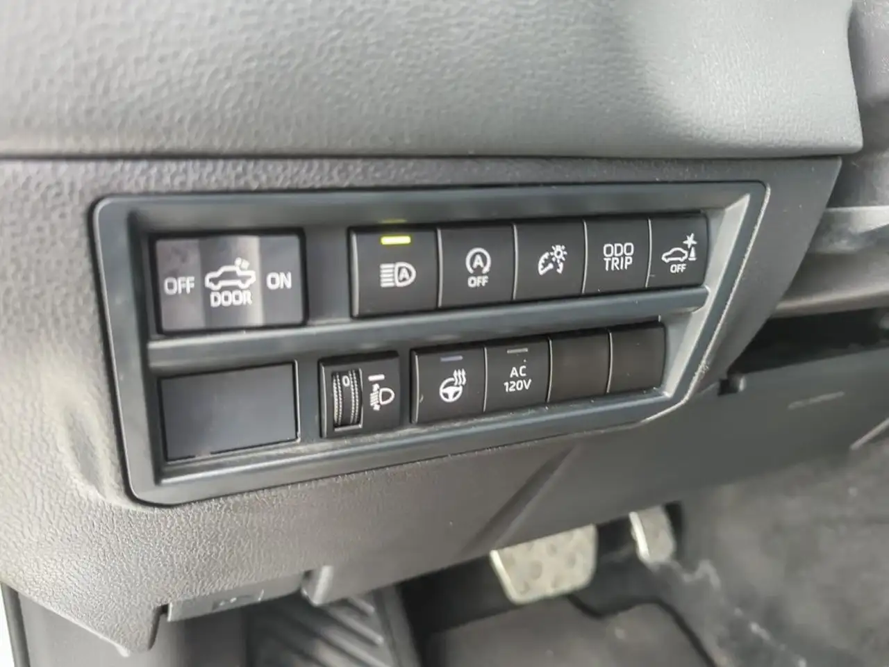 Toyota Tundra снимка Toyota Tundra