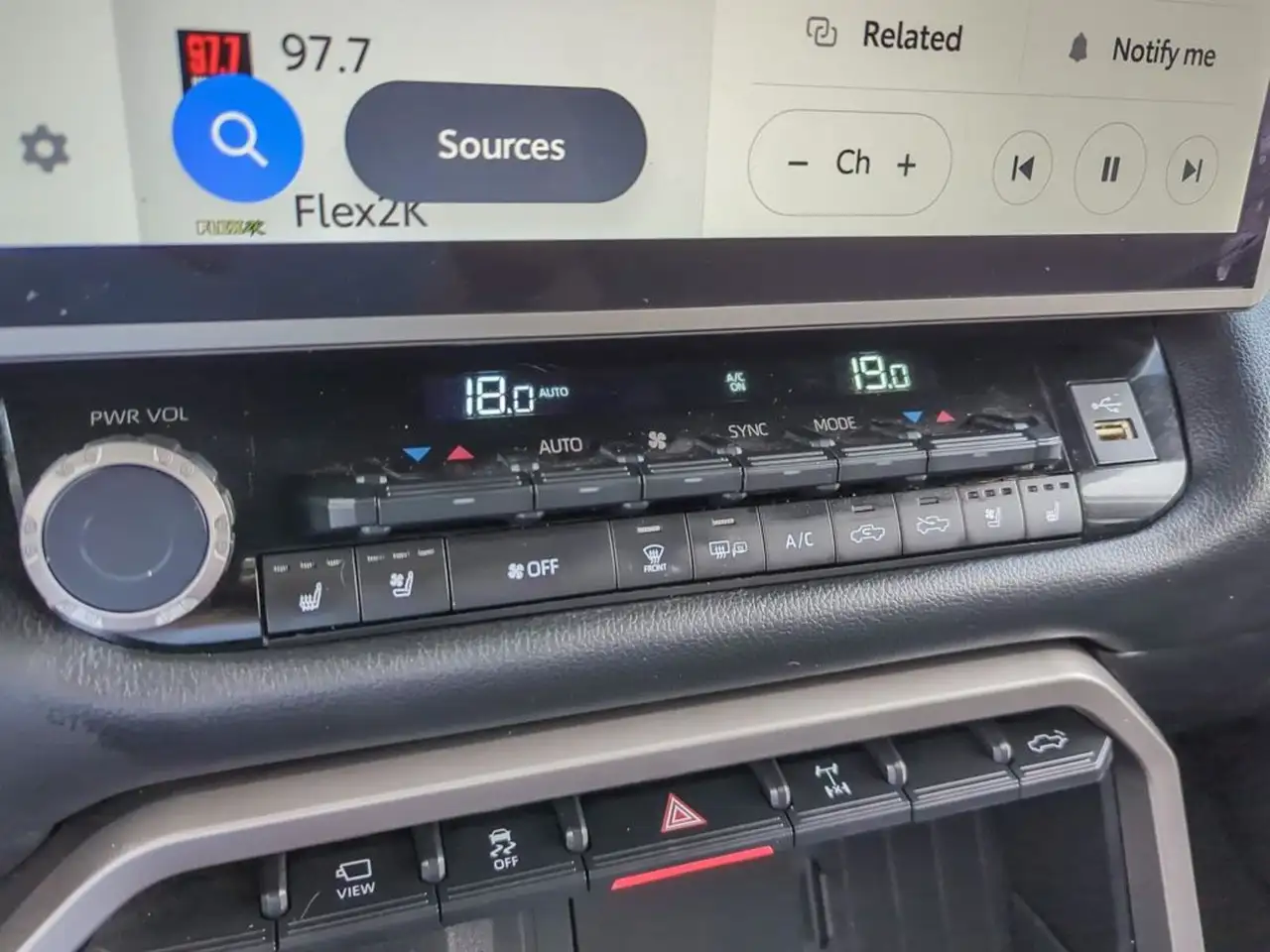 Toyota Tundra снимка Toyota Tundra