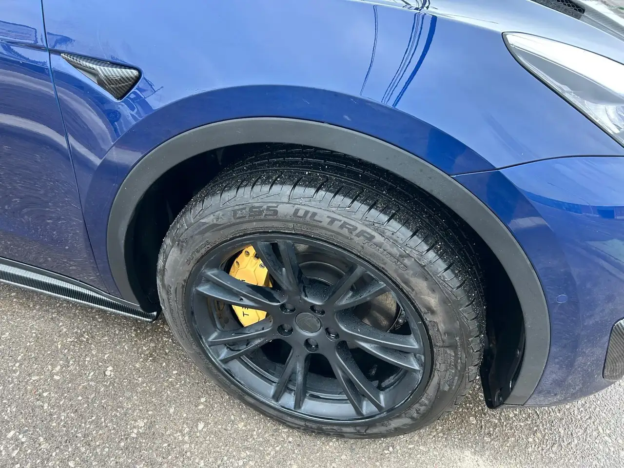 Tesla Model Y снимка Tesla Model Y