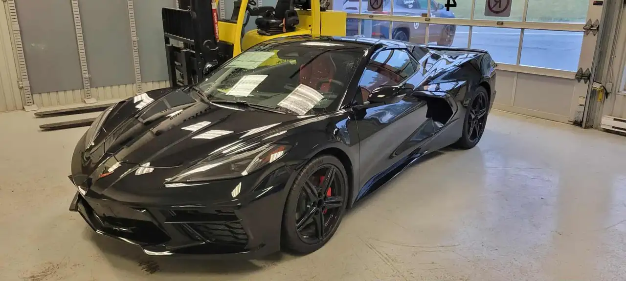 Chevrolet Corvette снимка Chevrolet Corvette