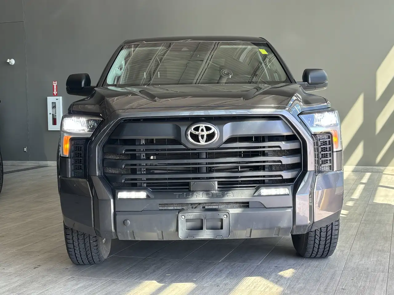 Toyota Tundra снимка Toyota Tundra