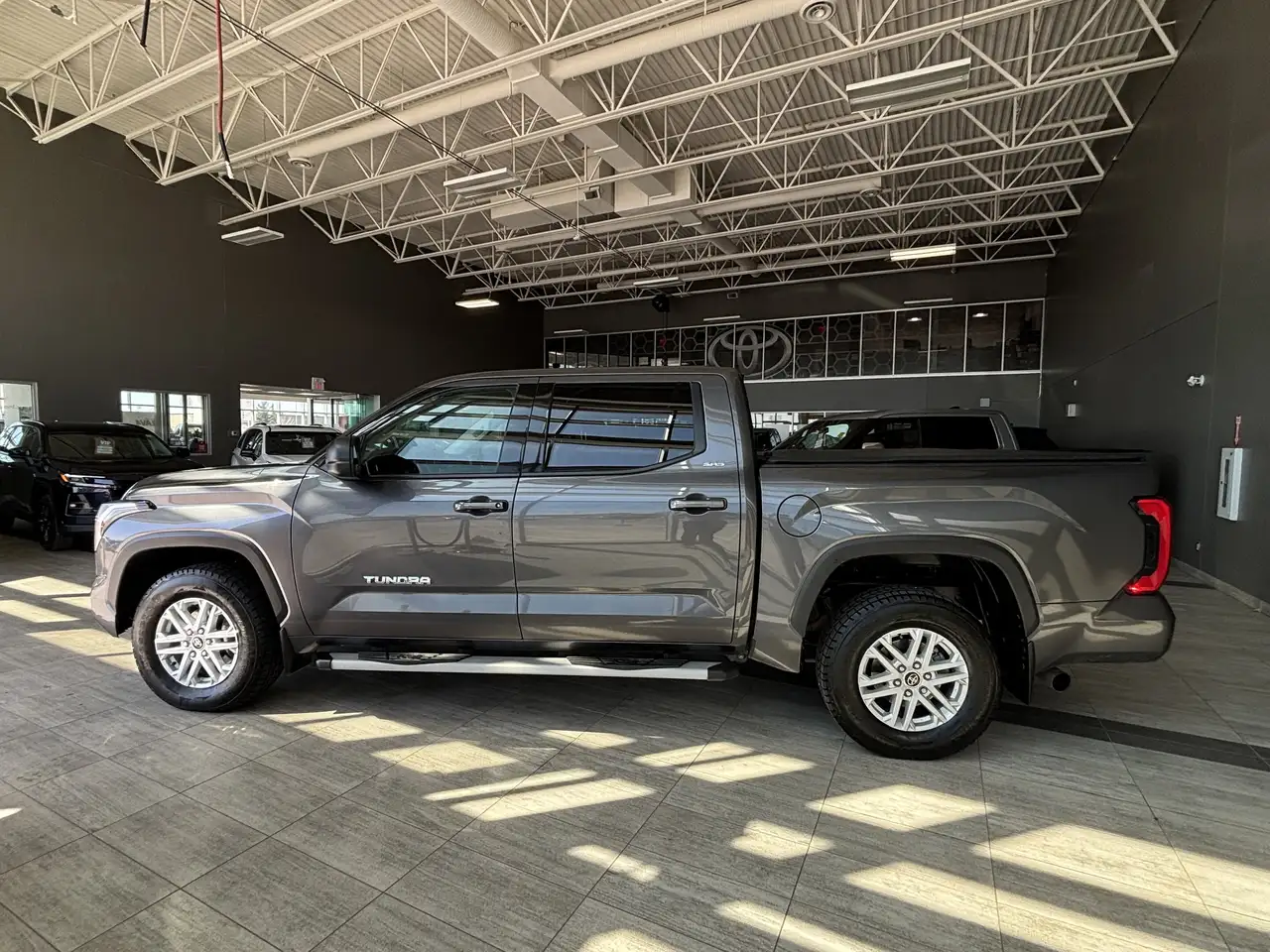 Toyota Tundra снимка Toyota Tundra
