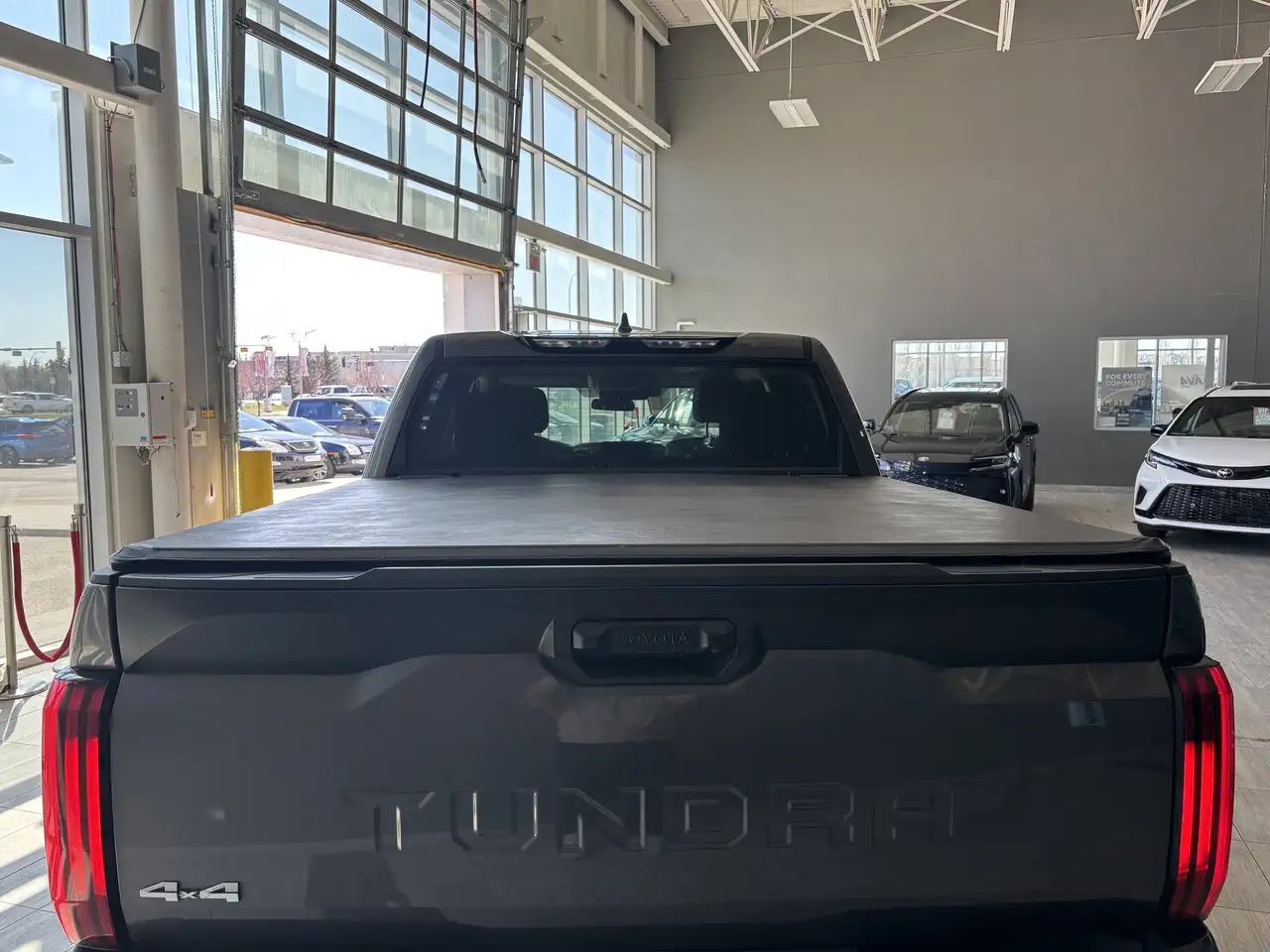 Toyota Tundra снимка Toyota Tundra