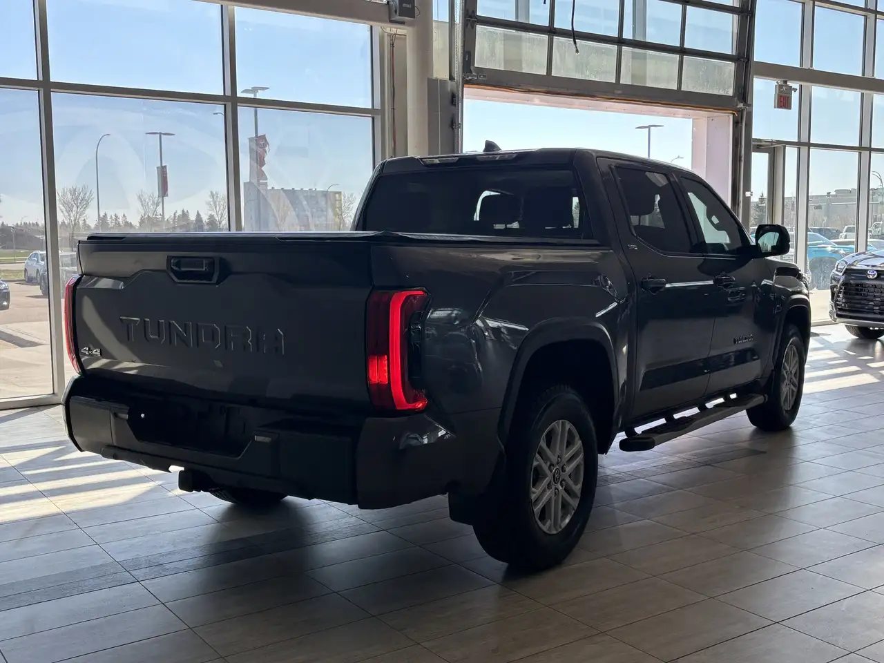 Toyota Tundra снимка Toyota Tundra