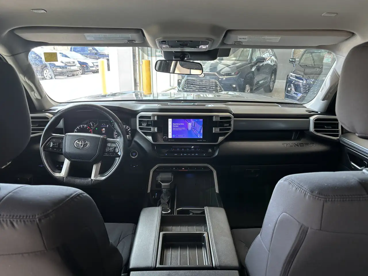 Toyota Tundra снимка Toyota Tundra