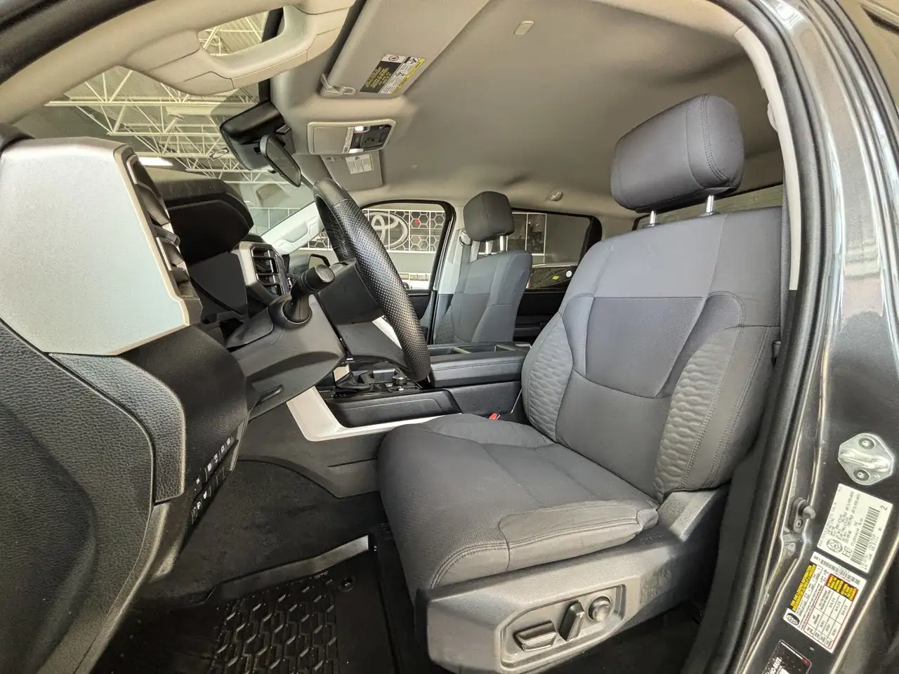 Toyota Tundra снимка Toyota Tundra
