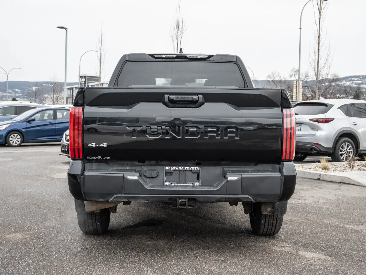Toyota Tundra снимка Toyota Tundra