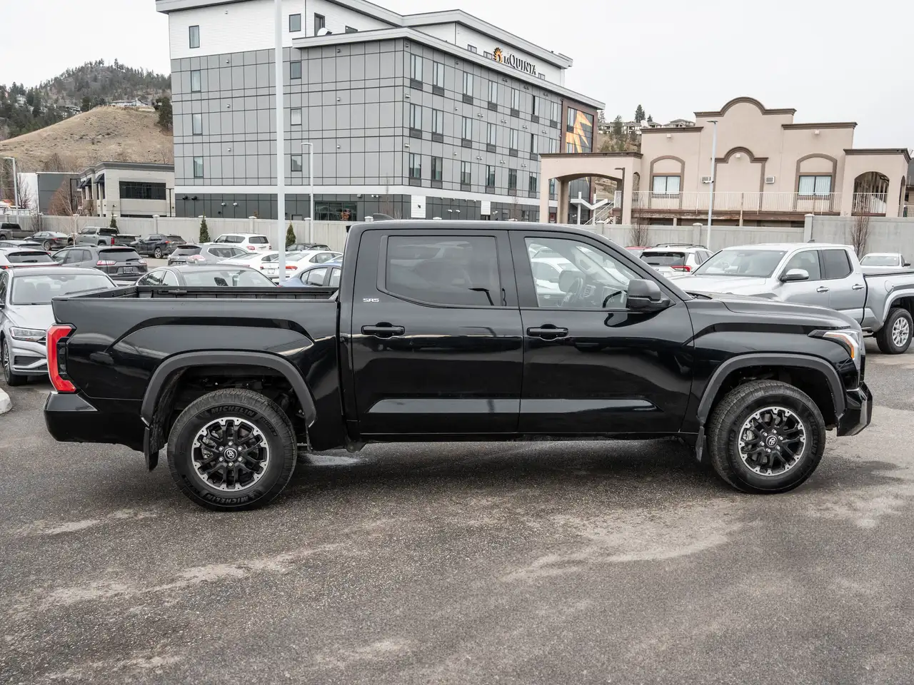 Toyota Tundra снимка Toyota Tundra