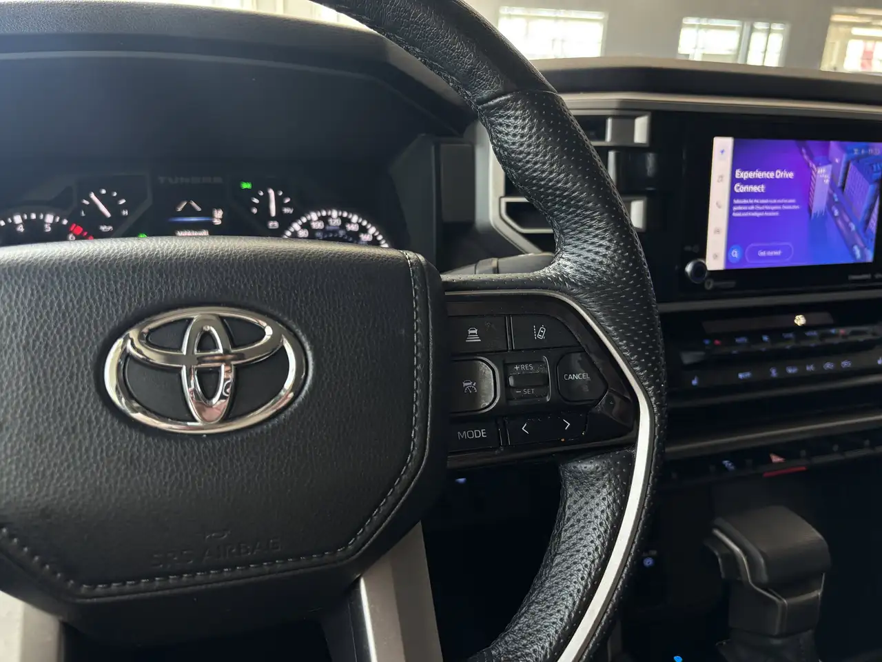 Toyota Tundra снимка Toyota Tundra