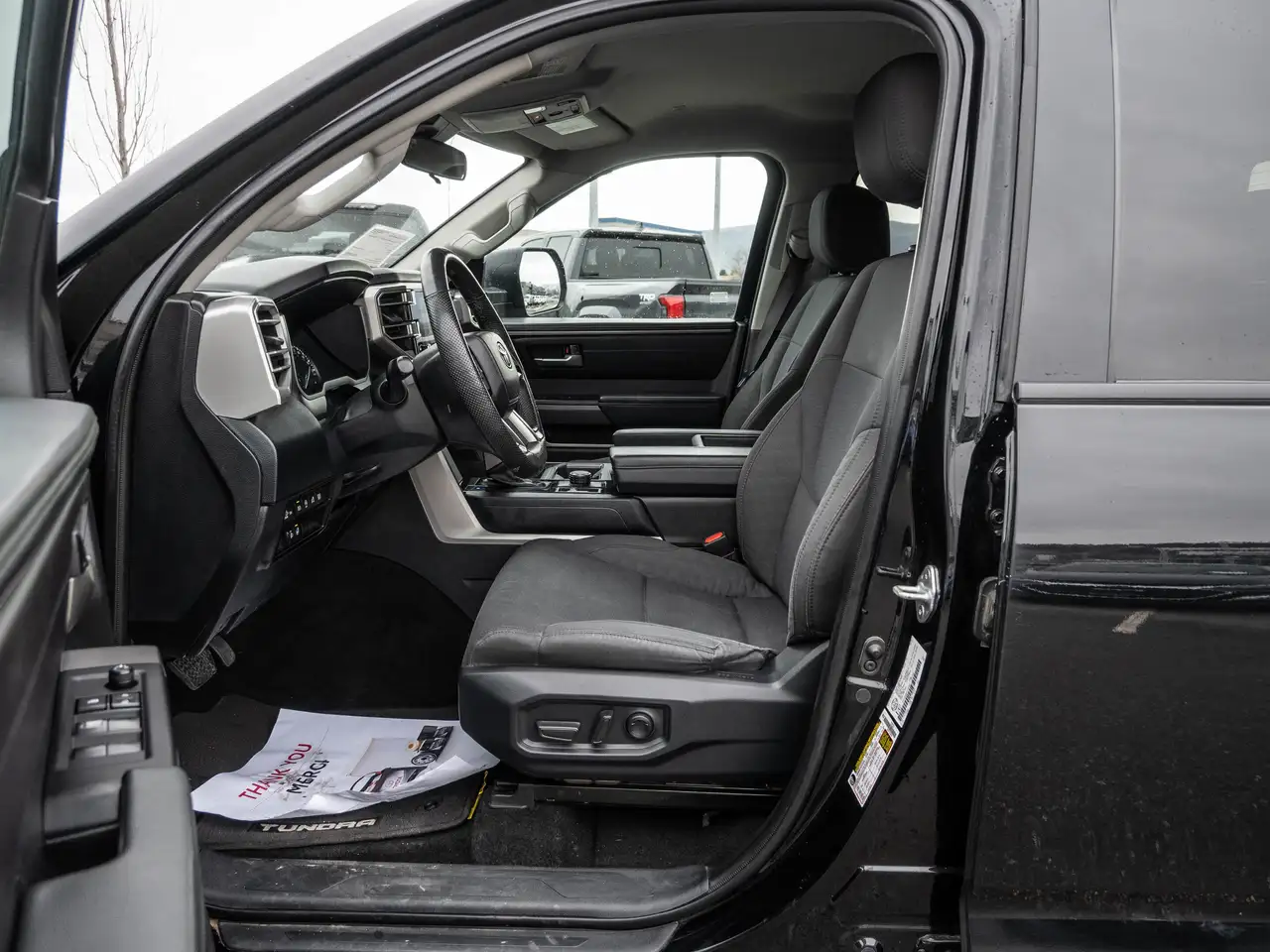 Toyota Tundra снимка Toyota Tundra