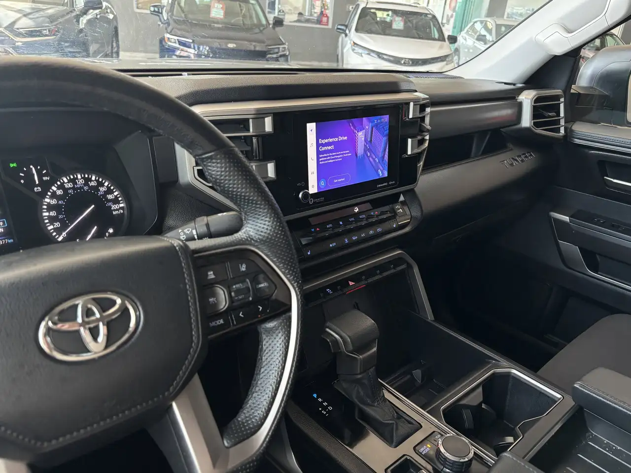 Toyota Tundra снимка Toyota Tundra