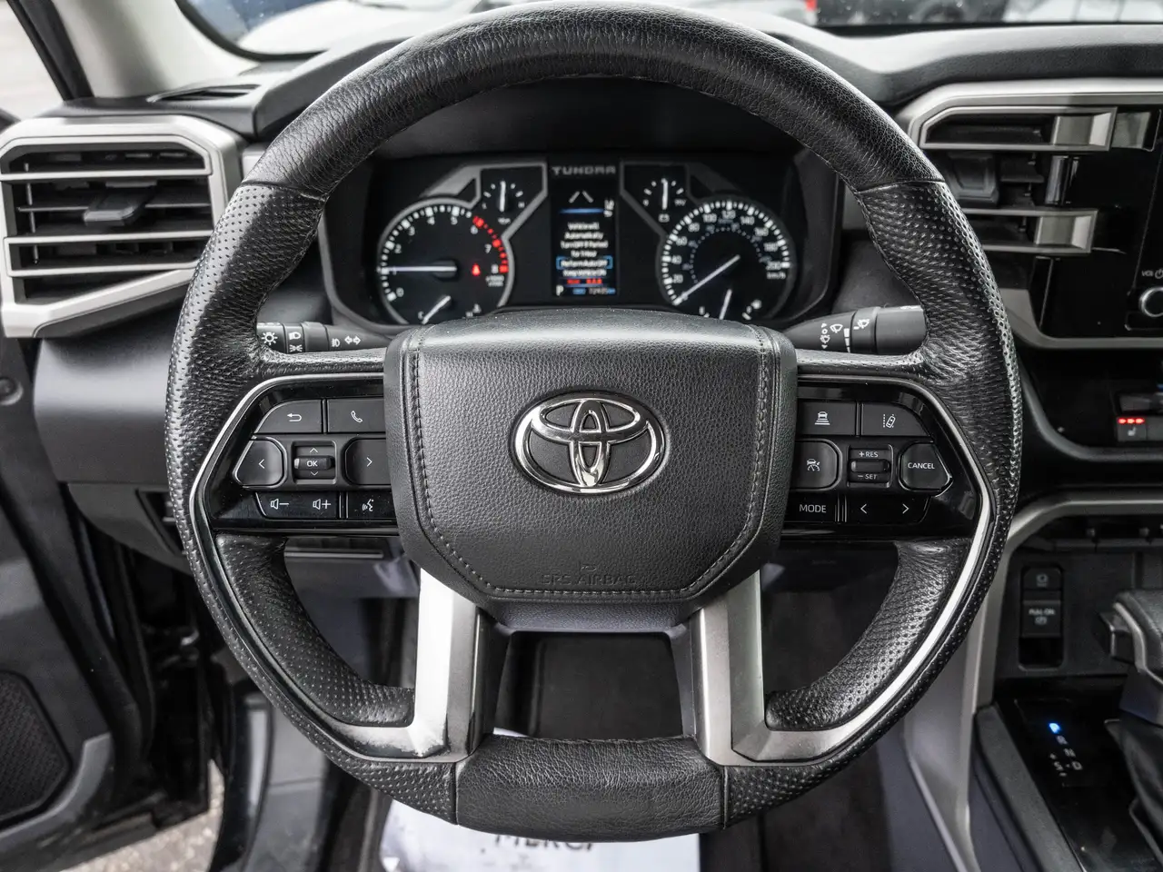 Toyota Tundra снимка Toyota Tundra