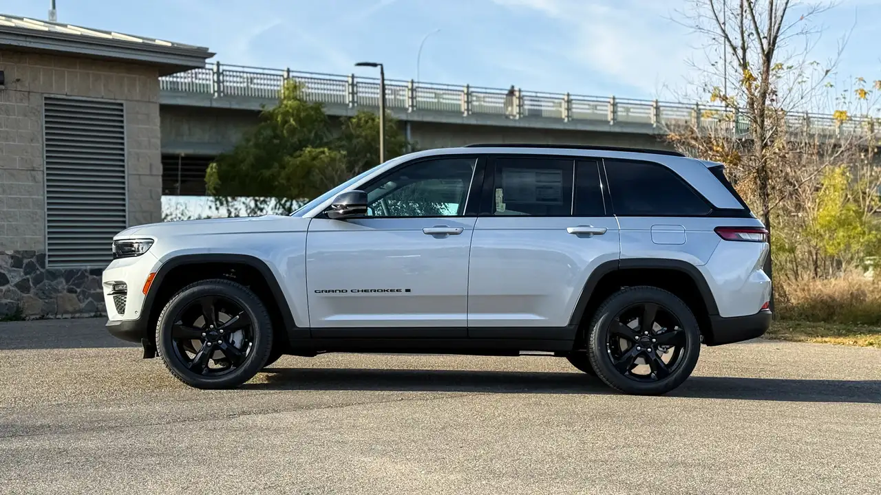 Jeep Grand Cherokee снимка Jeep Grand Cherokee