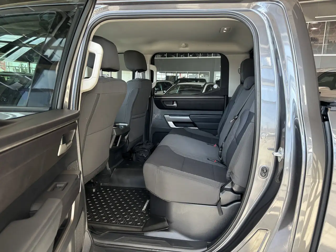 Toyota Tundra снимка Toyota Tundra