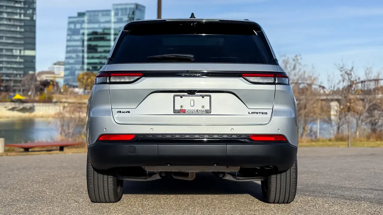 Jeep Grand Cherokee снимка Jeep Grand Cherokee