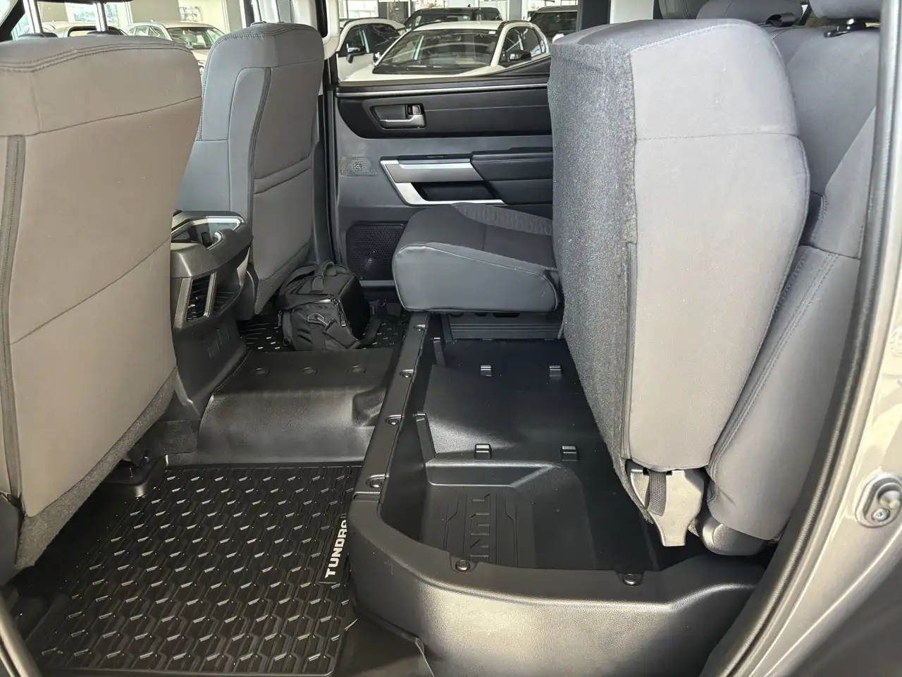 Toyota Tundra снимка Toyota Tundra