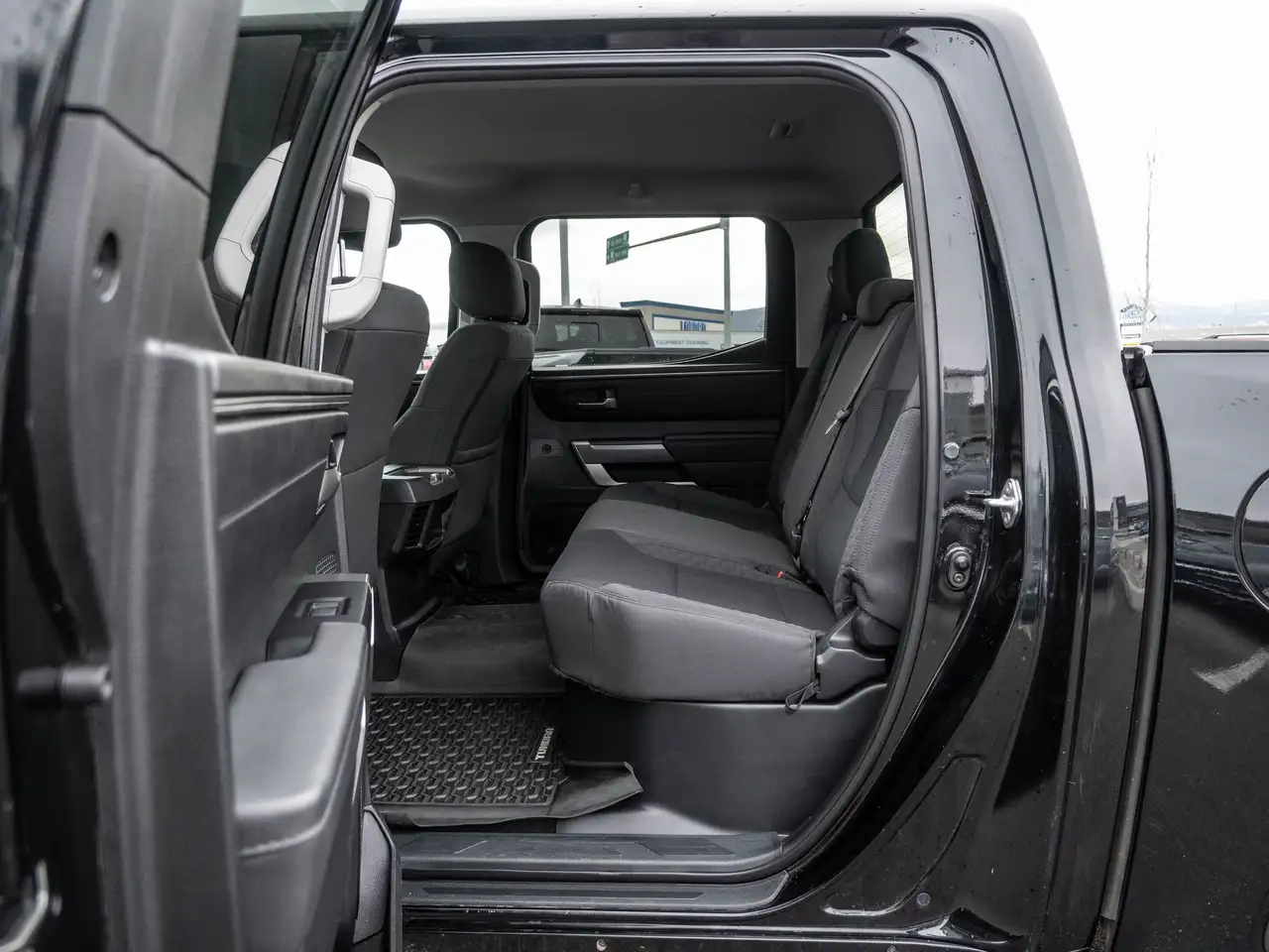 Toyota Tundra снимка Toyota Tundra