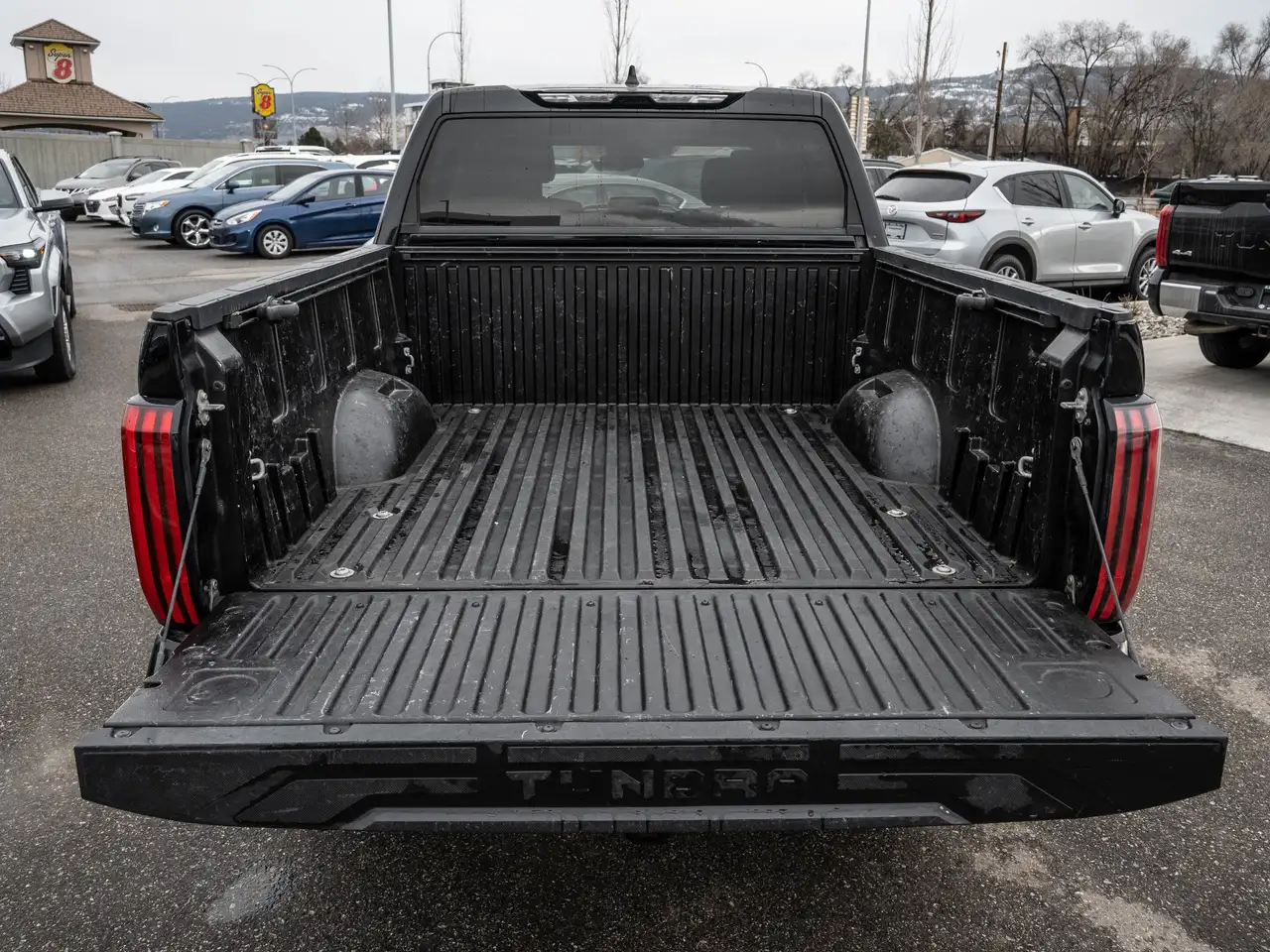 Toyota Tundra снимка Toyota Tundra