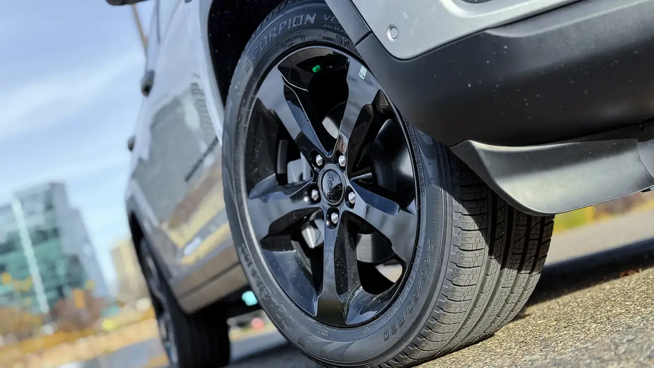 Jeep Grand Cherokee снимка Jeep Grand Cherokee