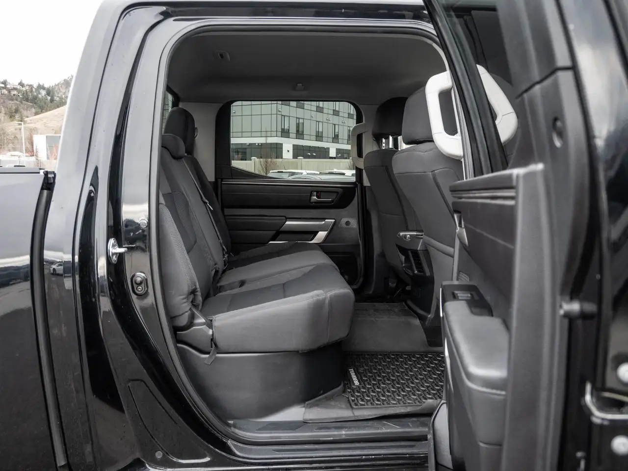 Toyota Tundra снимка Toyota Tundra