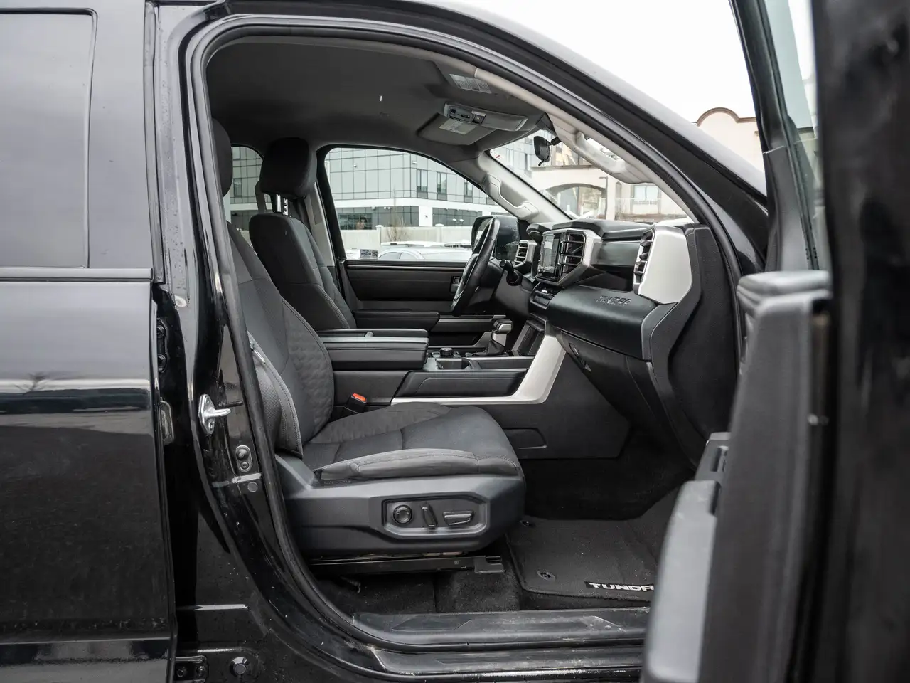 Toyota Tundra снимка Toyota Tundra
