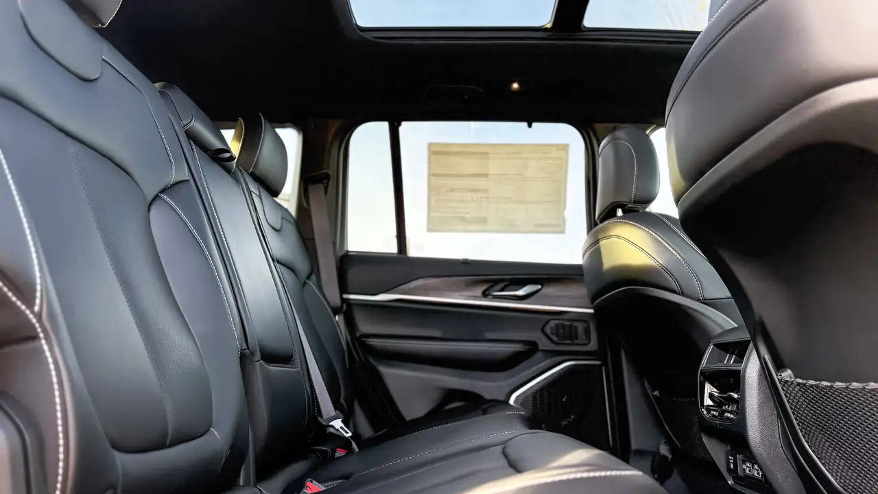 Jeep Grand Cherokee снимка Jeep Grand Cherokee