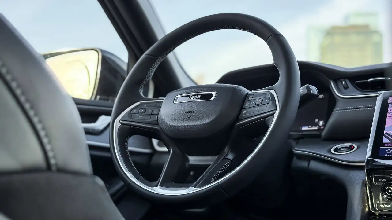 Jeep Grand Cherokee снимка Jeep Grand Cherokee