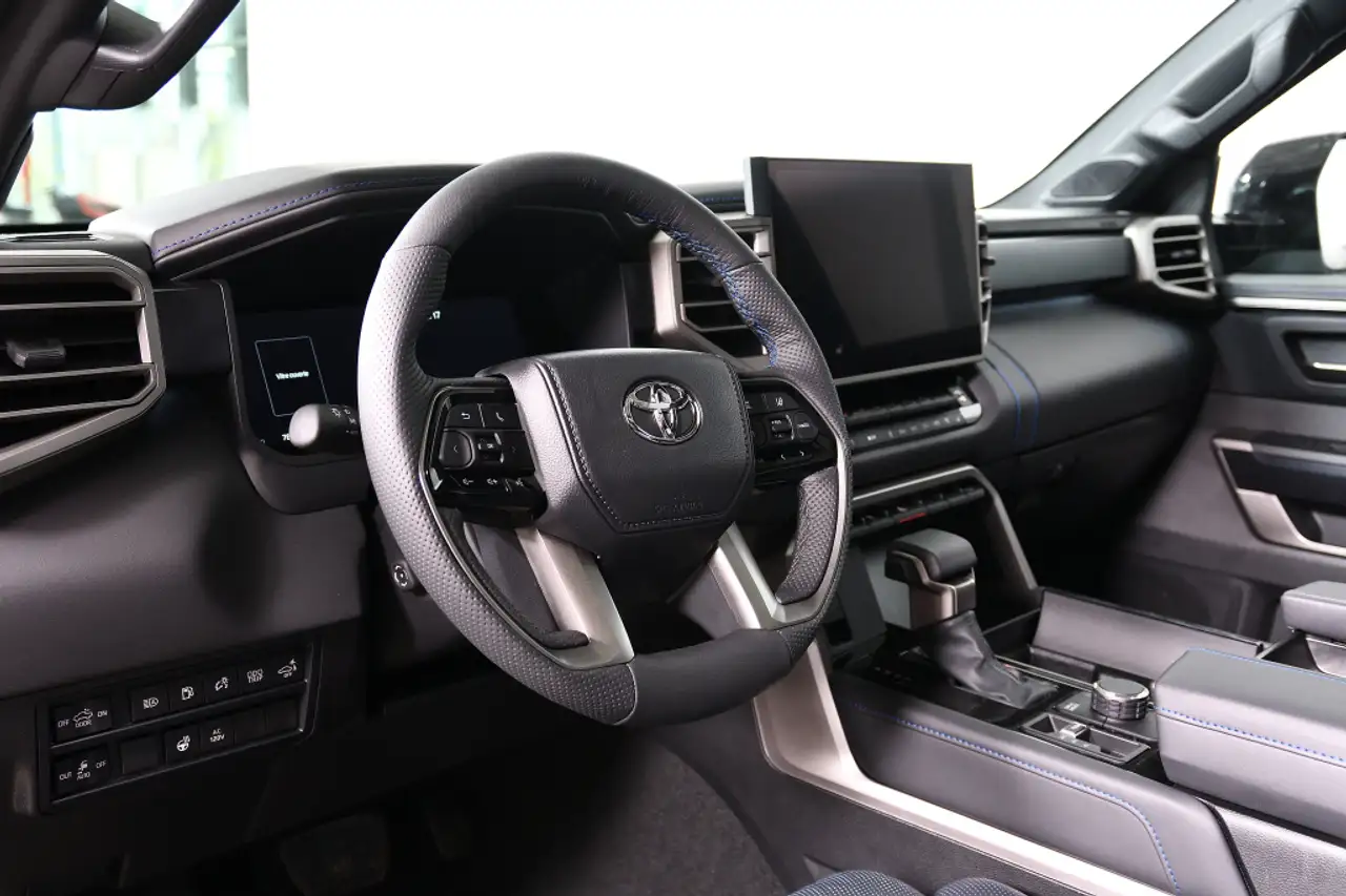 Toyota Tundra снимка Toyota Tundra
