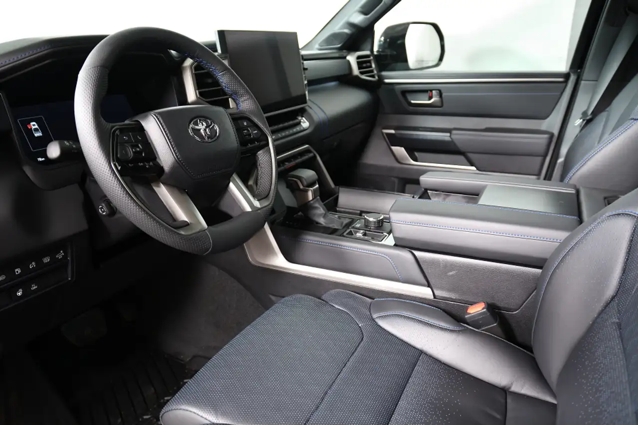 Toyota Tundra снимка Toyota Tundra