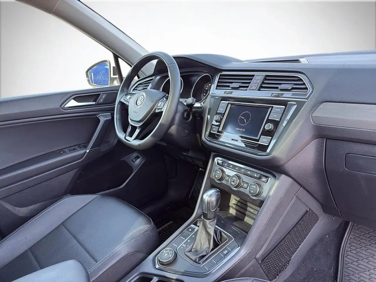 Volkswagen Tiguan photo Volkswagen Tiguan