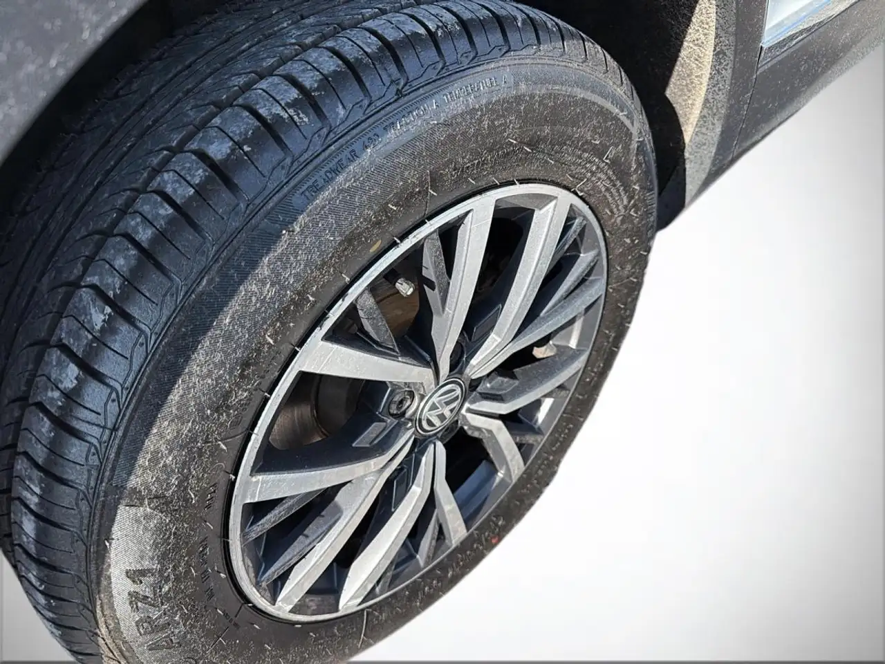 Volkswagen Tiguan photo Volkswagen Tiguan