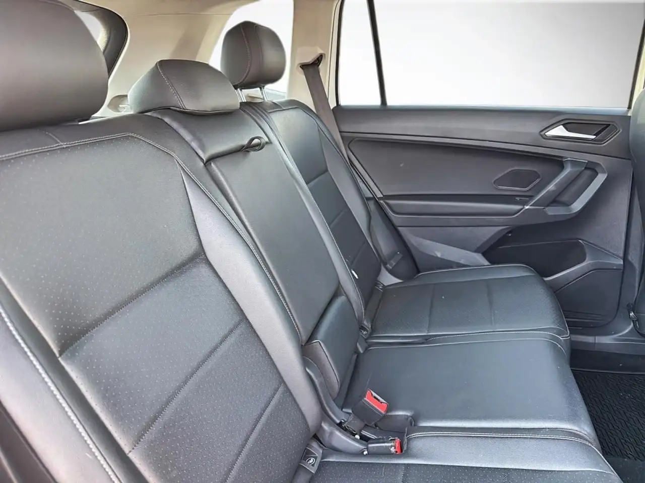 Volkswagen Tiguan photo Volkswagen Tiguan