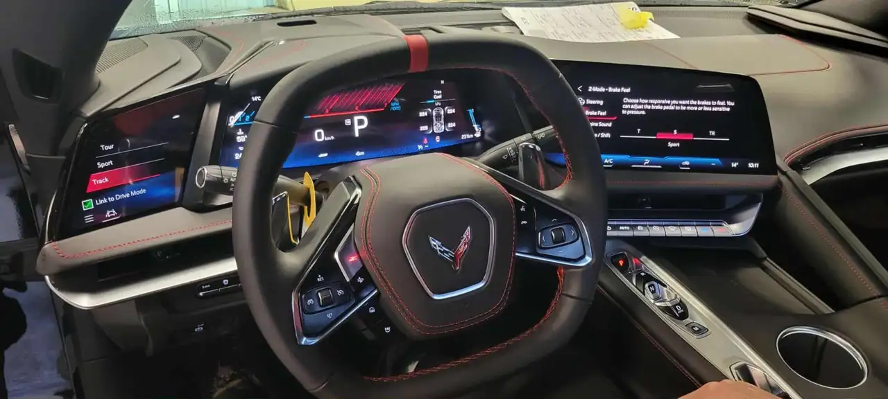 Chevrolet Corvette снимка Chevrolet Corvette