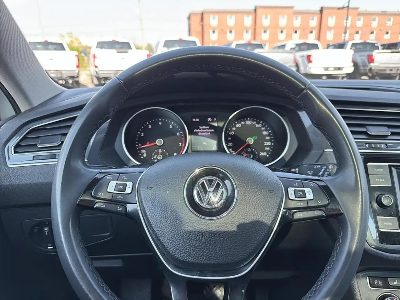 Volkswagen Tiguan photo Volkswagen Tiguan
