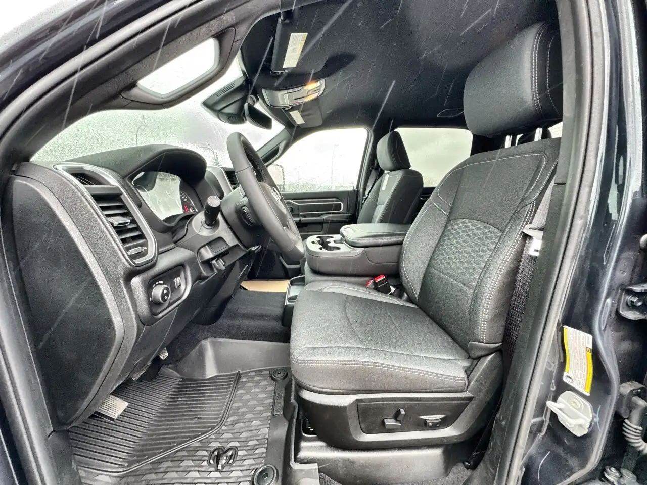 RAM 3500 снимка RAM 3500