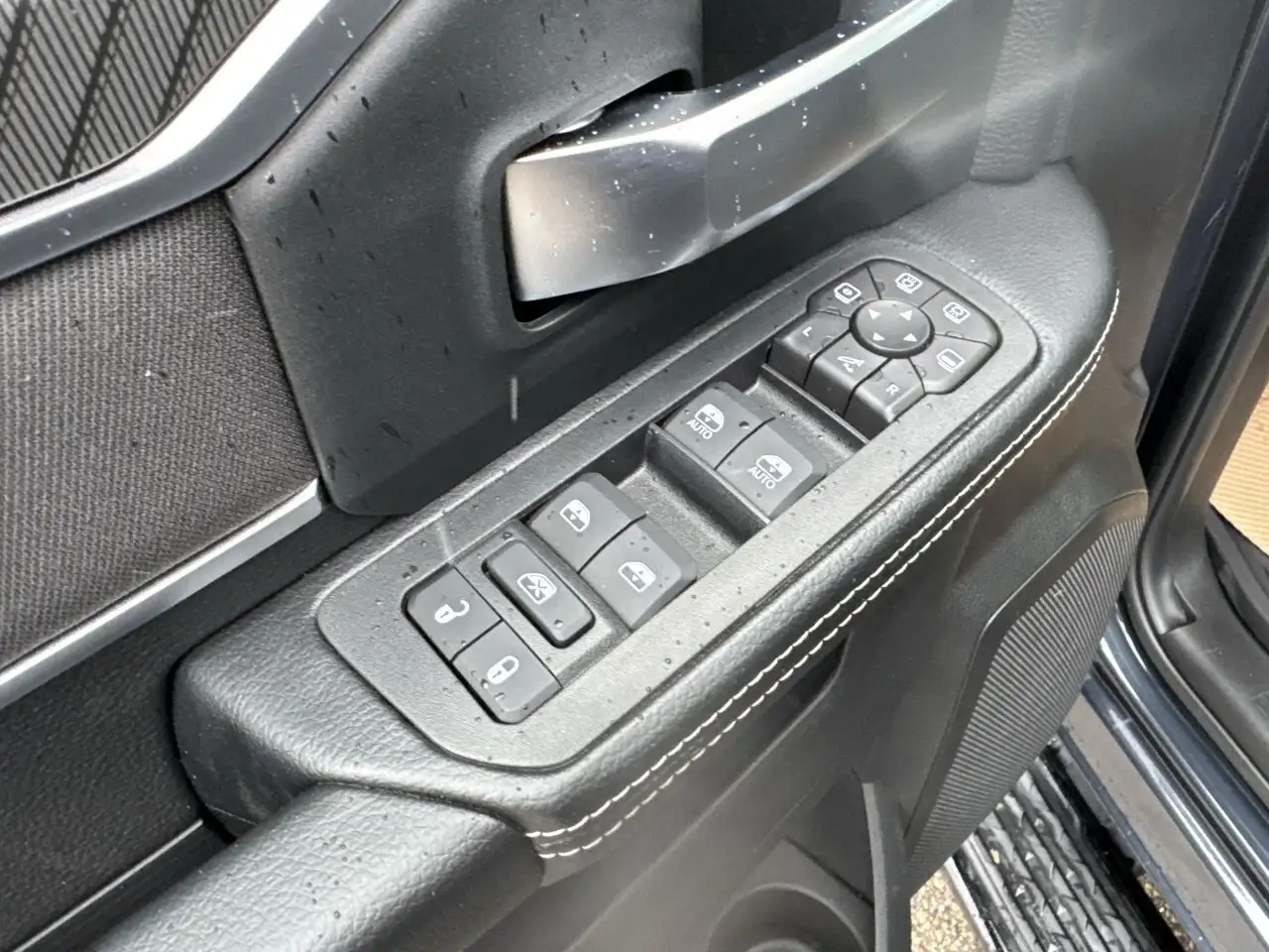 RAM 3500 снимка RAM 3500