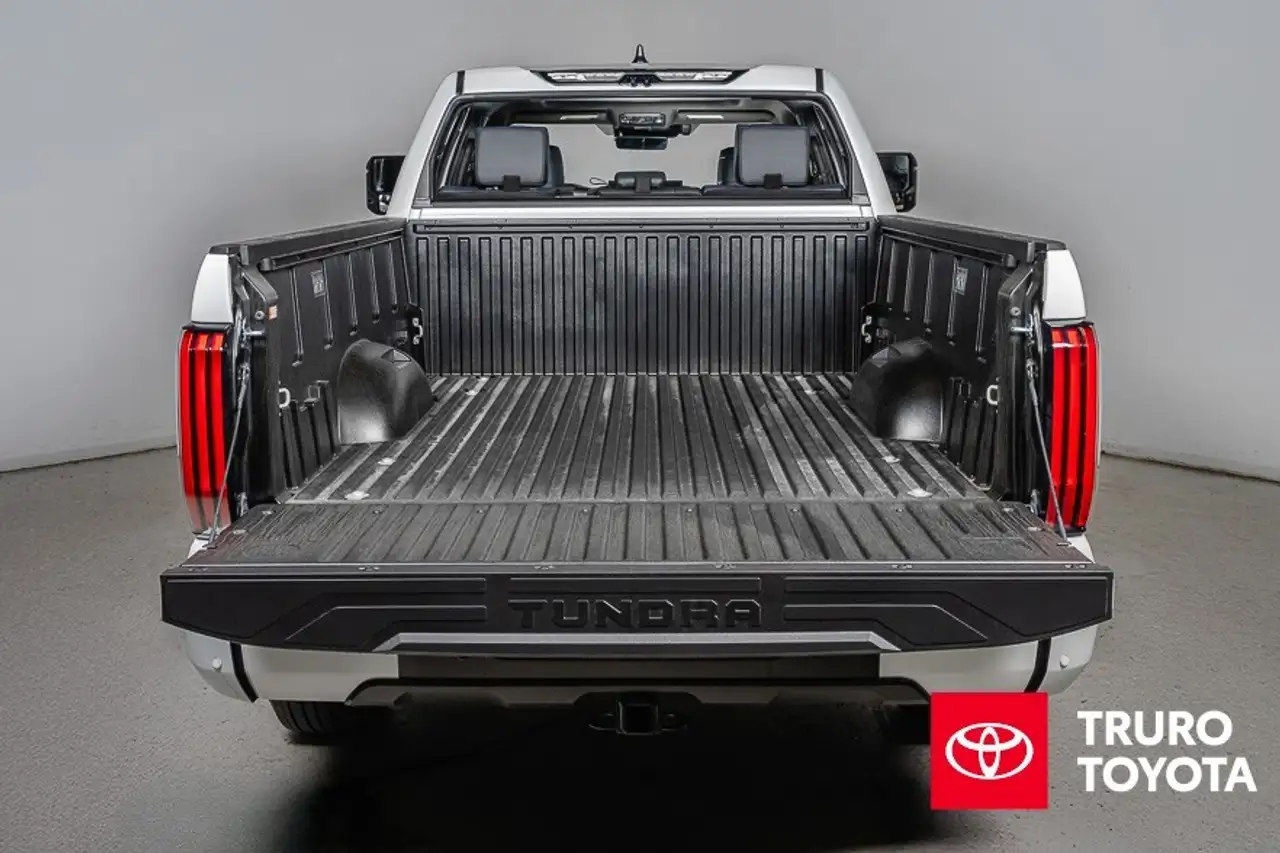 Toyota Tundra снимка Toyota Tundra